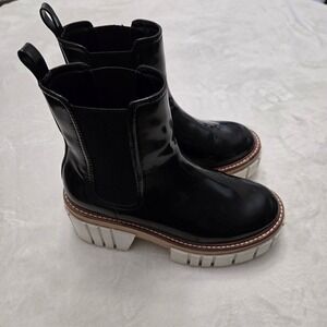 Gianni Bini Black Lug Sole Chelsea Boots Women's Pull On Ankle Booties